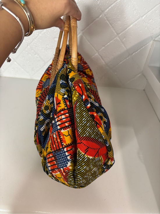 Vera Bradley Handbags - Vera Bradley Multicolor Red Yellow Navy Bamboo Handle Tote